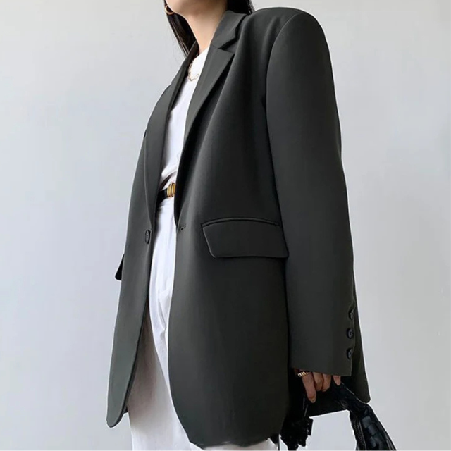 Sierlea - Oversized Lange Dames Blazer met Knoopdetails en Getailleerde Look