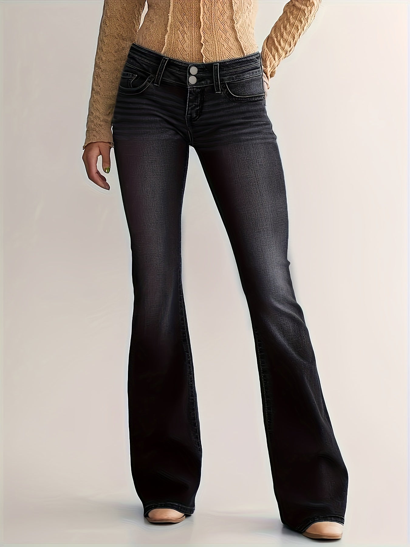 Eva | High-waist flared jeans met dubbele knoopsluiting