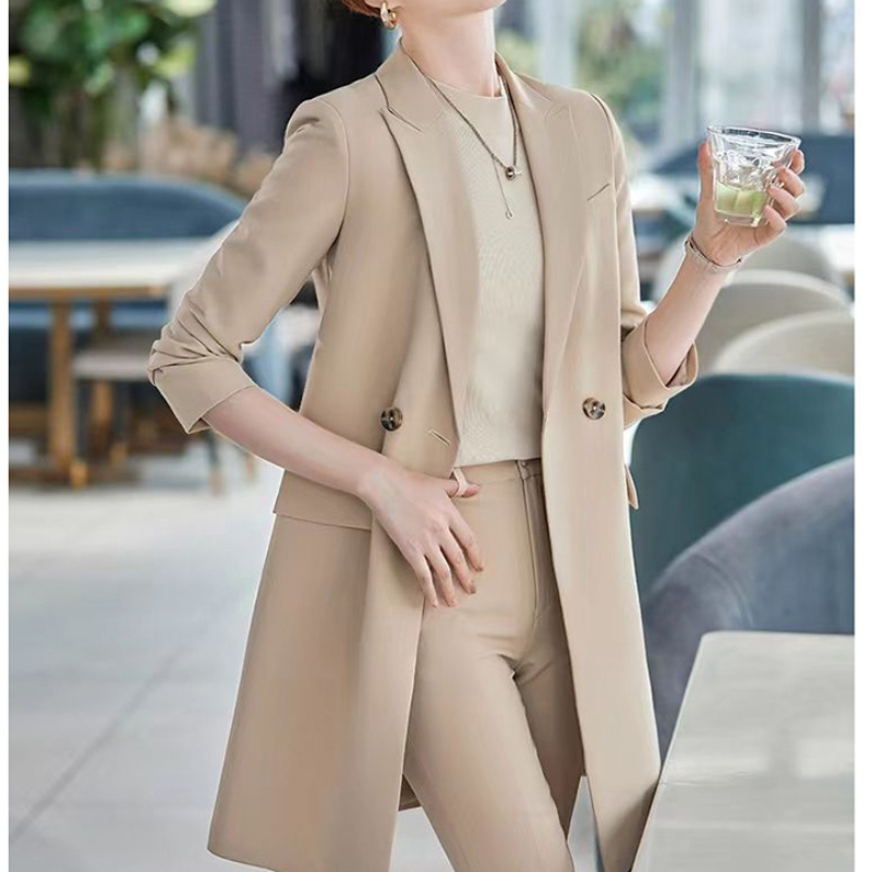 Charmea - Elegante Lange Dames Blazer met Klepzakken en Reverskraag