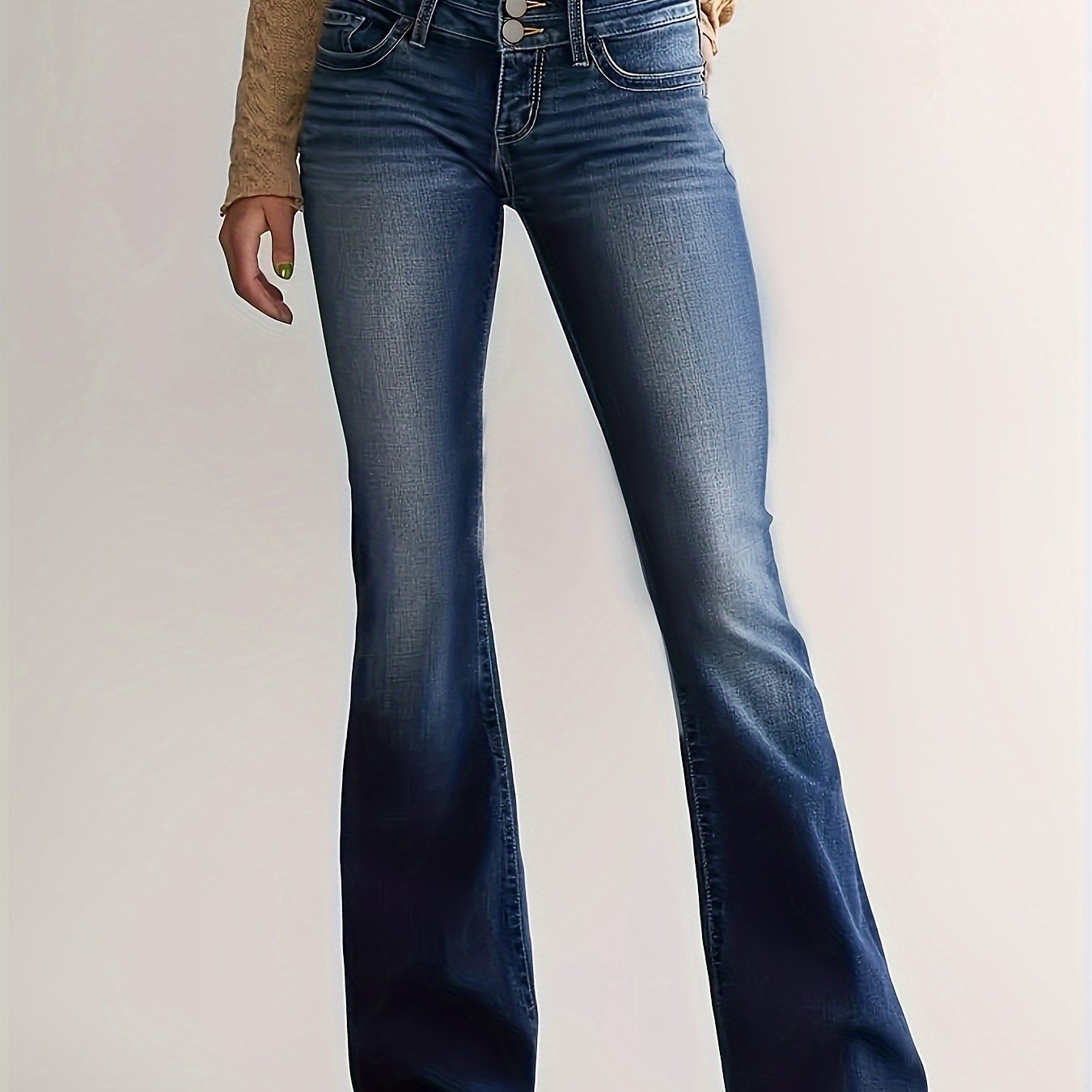 Eva | High-waist flared jeans met dubbele knoopsluiting