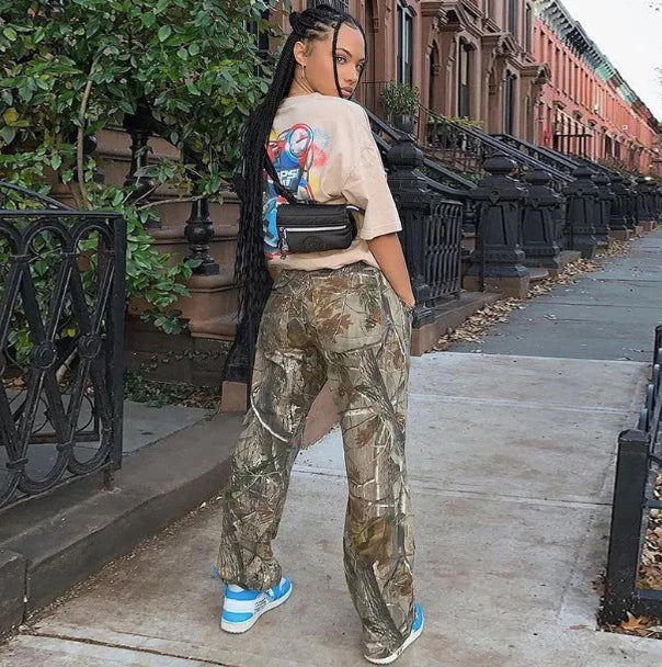 Emilia - Baggy Camo Cargo Jeans